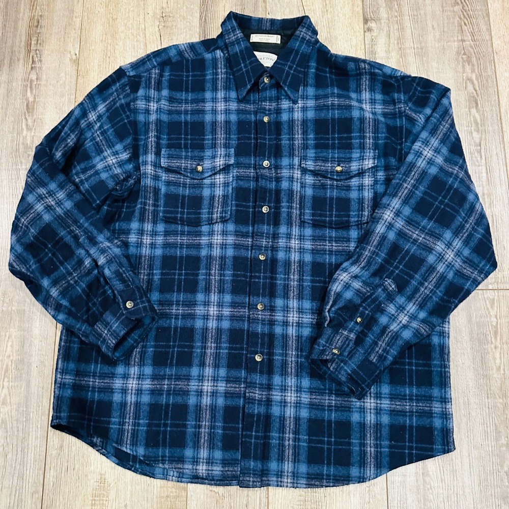 Vintage Pendleton XL – Wolves, Campfire smoke & no bullshit.$75 🏕️